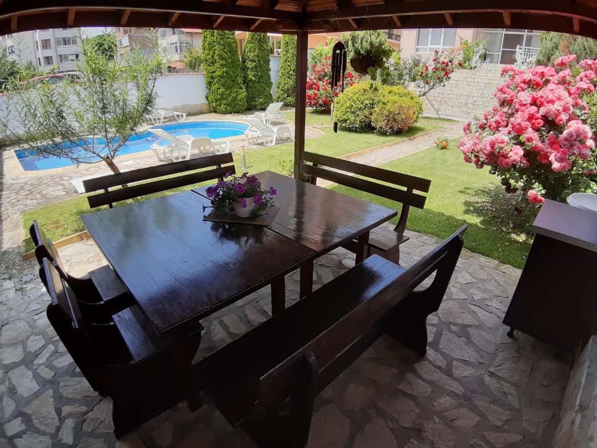 Guest Rooms Deva Бургас Экстерьер фото